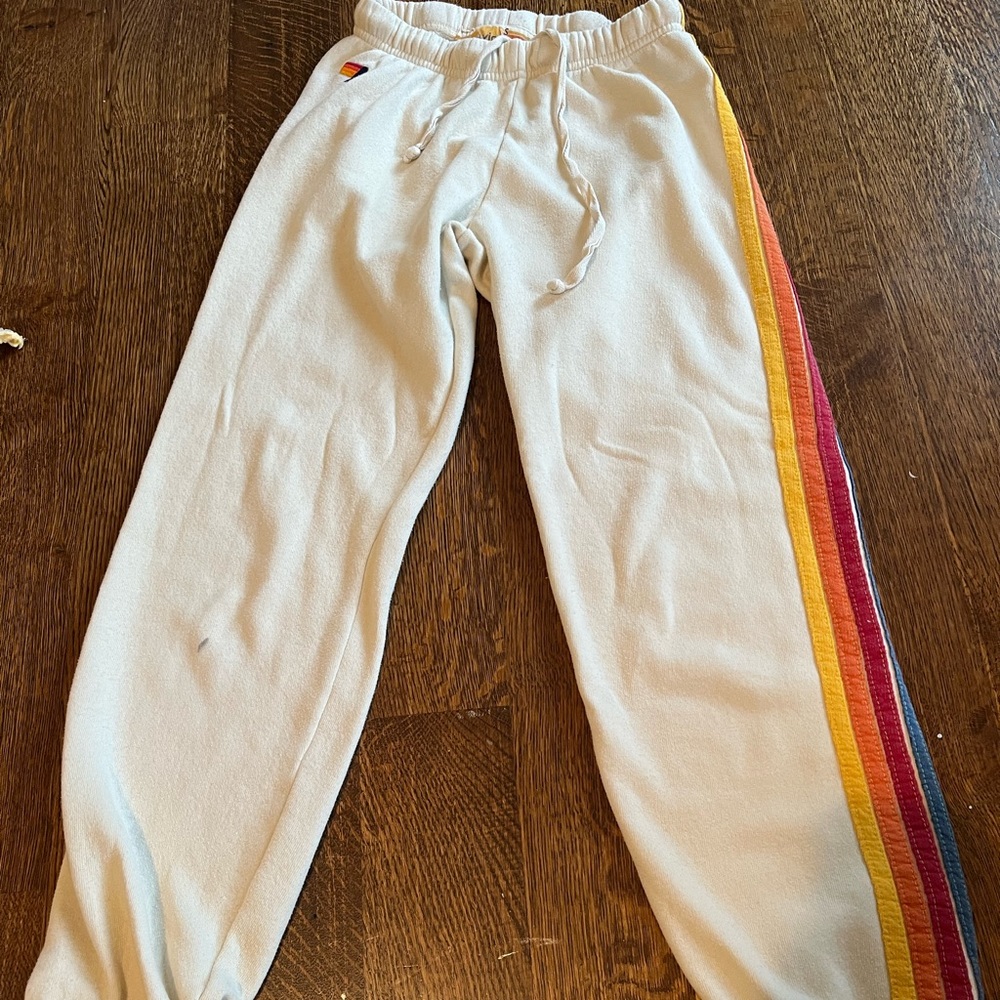 Super trendy Avaitor Nation white/crème sweatpants!